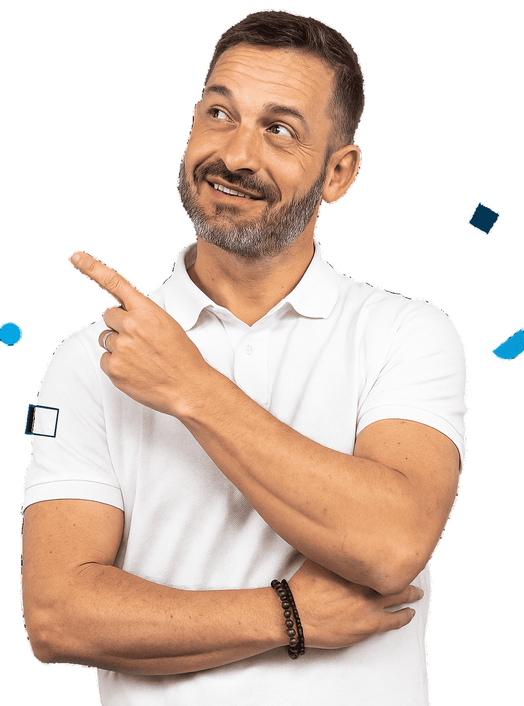 Chef d’entreprise présentant des résultats financiers à son équipe dans une salle de réunion lumineuse.